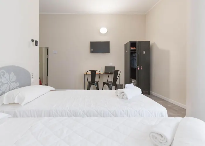 Piccolo Catalunya Hostal *