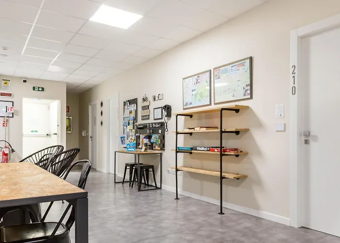 Piccolo Catalunya Hostal *